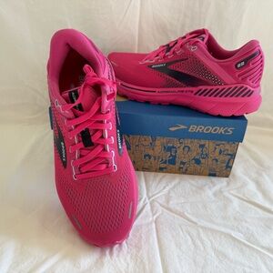 Brooks Women's Adrenaline GTS 22 Pink Running Shoes